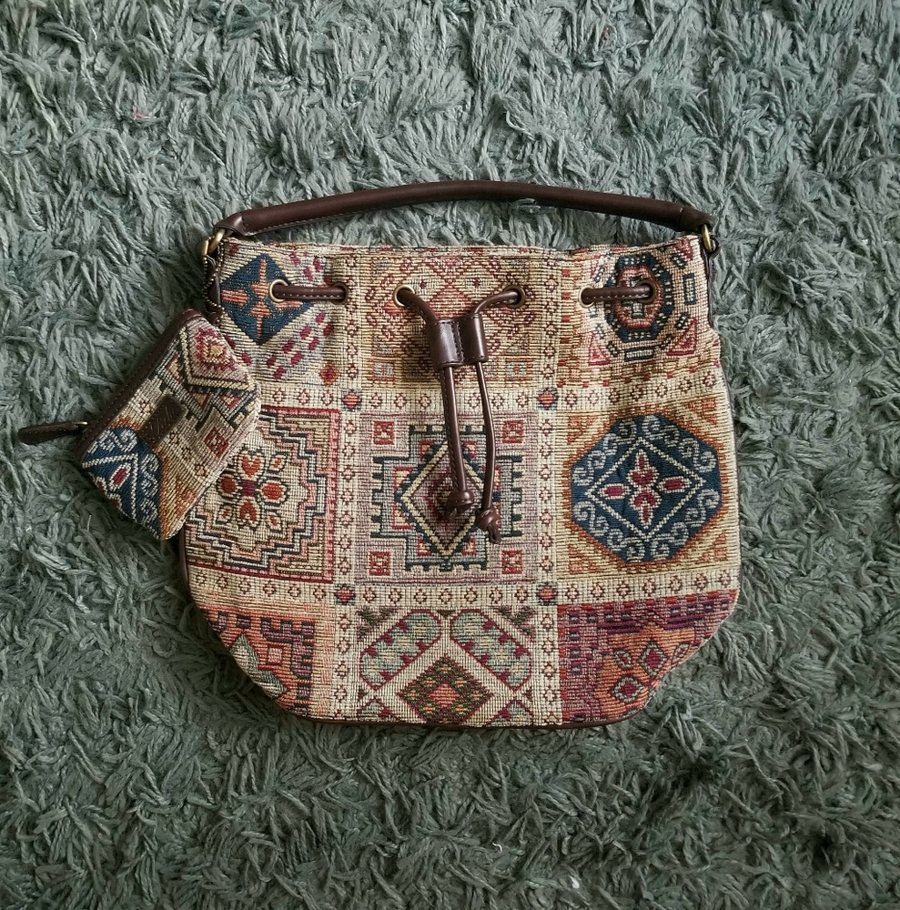 416. carpet bucket bag with pouch
